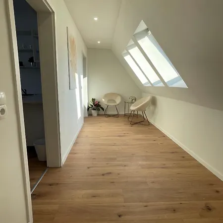شقة Geraeumige Wohnfuehloase Mit 3 Schlafzimmern *
