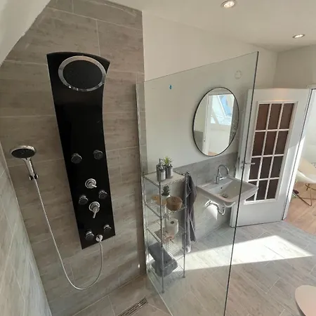 Geraeumige Wohnfuehloase Mit 3 Schlafzimmern Apartamento