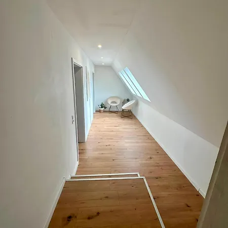 Geraeumige Wohnfuehloase Mit 3 Schlafzimmern *